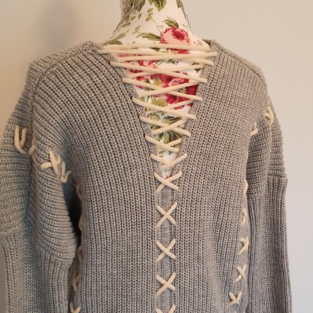🎉HP🎉2 Left💙 Ribbed Knit Sweater with Laced Back - Picture 6 of 8